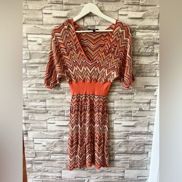 BCBGMAXAZRIA NWOT Y2K Chevron Patterned Knit Cinch Waist Festival Rave Dress XS - Picture 2 of 11